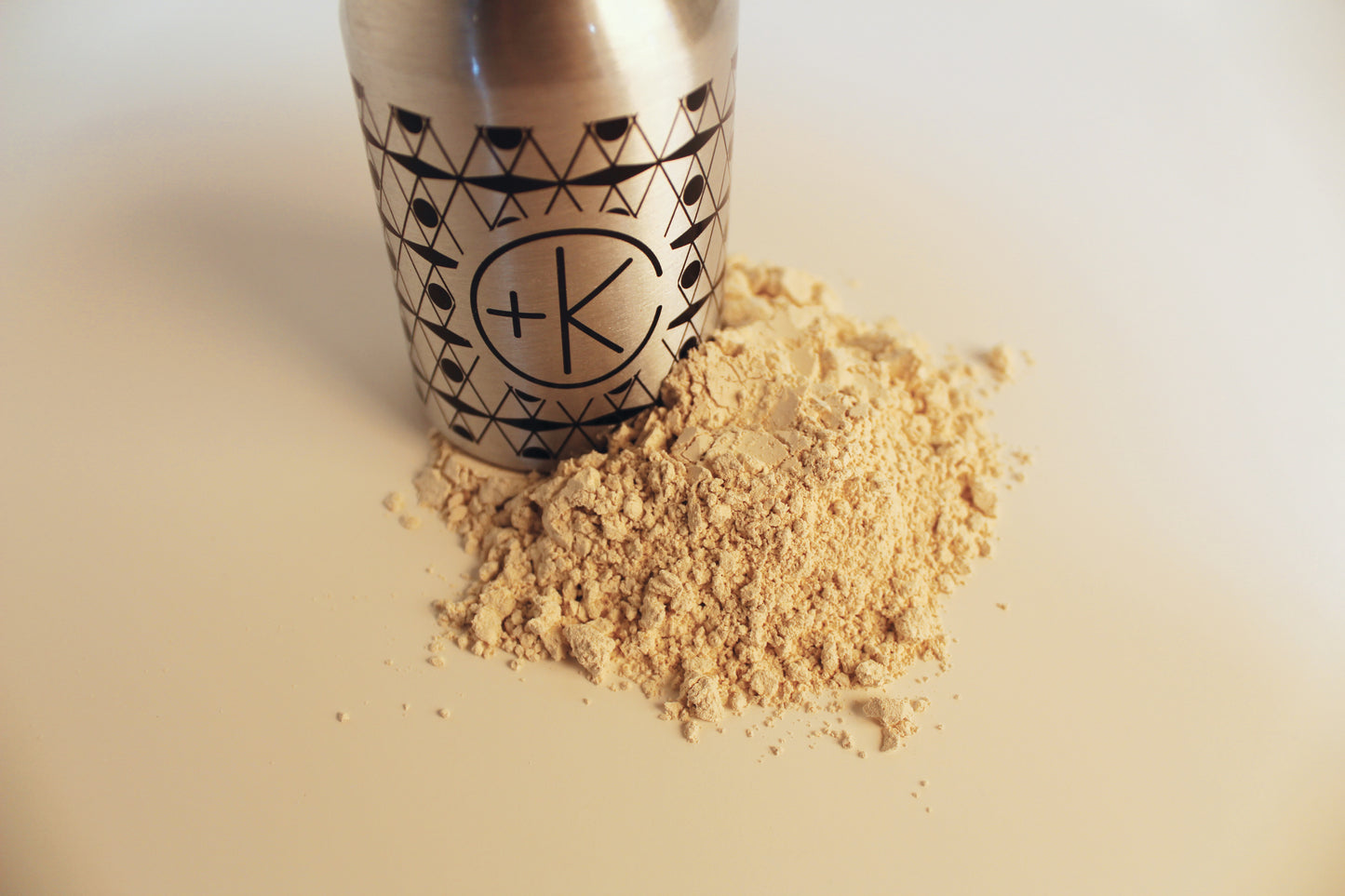 CULT + KING HAIR POWDER LIGHT .25oz